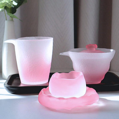 Gradient Pink Frosted Glass Tea Set – Includes Gaiwan, Gong Cup, Snow Cup, and Cup Mat – 4-Piece Heat-Resistant Gongfu Teaware for Home, Office, or Gift Use – Modern Chinese Style