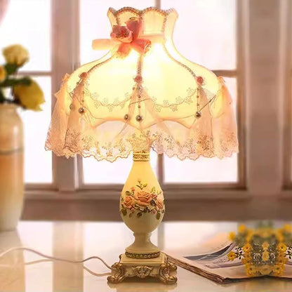 Victorian Style Table Lamp Pink Princess lamp, Romantic Bedroom Night Light with Resin Flower Carved Base, Bedside Desk Lighting for Girl's Room Bedroom Reading