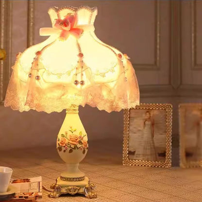 Victorian Style Table Lamp Pink Princess lamp, Romantic Bedroom Night Light with Resin Flower Carved Base, Bedside Desk Lighting for Girl's Room Bedroom Reading