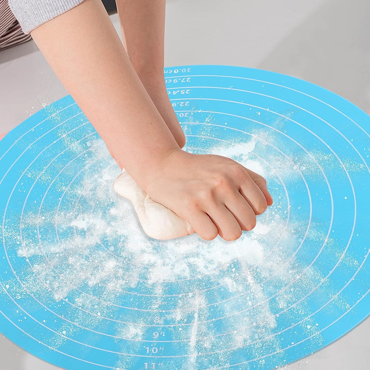 2Pcs Silicone Baking Mat, 12 Inch Round Baking Mat with Measurements Reusable Turntable Stand Pastry Baking Sheet for Rolling Out Dough Cake Pizza and Cookies (Pink, Blue)