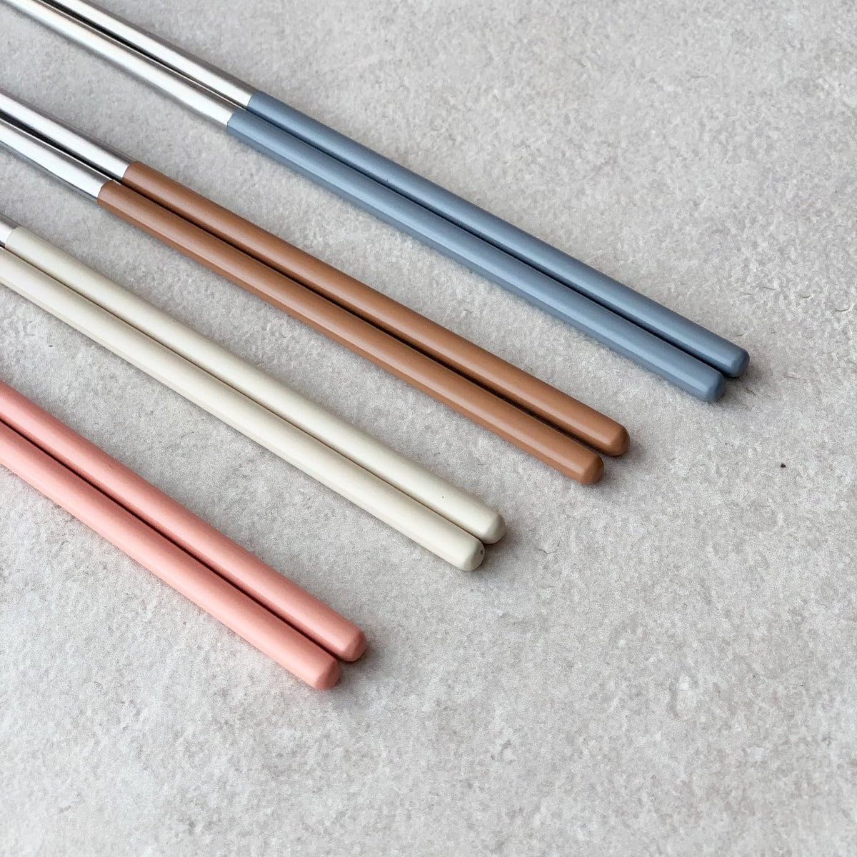 304 Stainless Steel durable Lightweight Korean-style Beautiful Cutlery Spoon and Chopsticks Set Scratch Resistant 2Pieces (Peach Pink+Peach Pink)